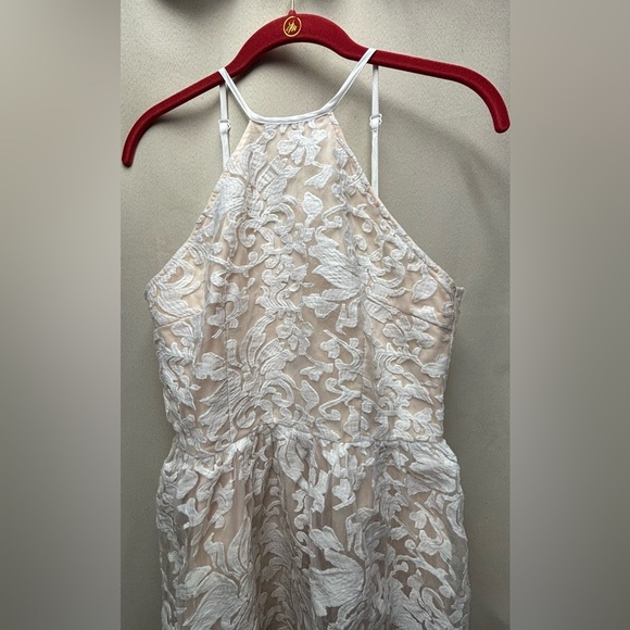 Tobi Embroidered Short fit-and-flare Dress Size Large in gently used condition - Picture 3 of 11